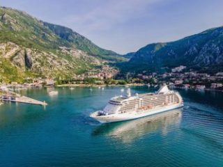 Luxury passenger liner in the bay of Kotor - JHT